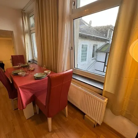 Schoene 2 Zi Whg Mg Altstadt *