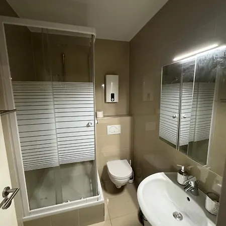 Schoene 2 Zi Whg Mg Altstadt *