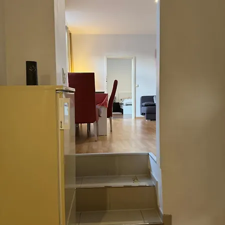 Schoene 2 Zi Whg Mg Altstadt