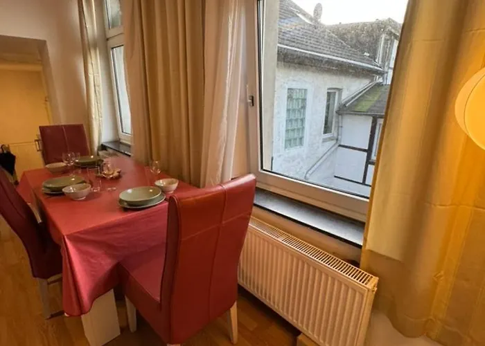 Schoene 2 Zi Whg Mg Altstadt *