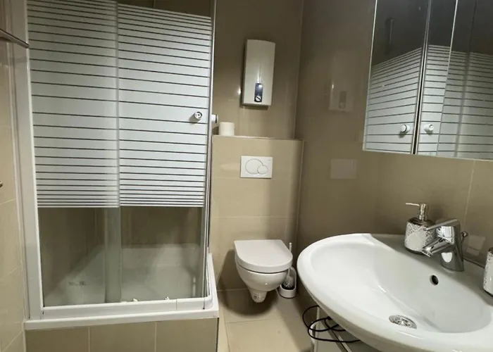 Schoene 2 Zi Whg Mg Altstadt * Mönchengladbach